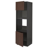 Kuchyňská linka METOD: vysoká, tmavě hnědá, dřevěné dveře, tři police, elegantní design.