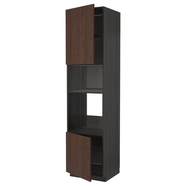 Kuchyňská skříňka z tmavého dřeva s otevřenými sekcemi, vysoká, moderní design.