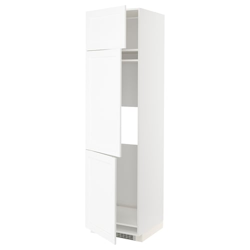Bílá kuchyňská skříňka METOD, štíhlý design s otevřenými dvířky.