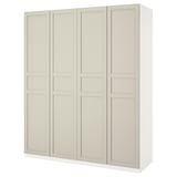 Béžová šatní skříň PAX, minimalistický design, čtyři obložené dveře, obdélníkový tvar.