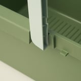 Detail zelených kbelíků PEPPRIG s robustní rukojetí a texturovanou základnou, představující kvalitu a design.