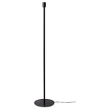 SKAFTET Černá stojací lampa s kulatou základnou a válcovou trubicí, práškově lakovaná ocel a plast.