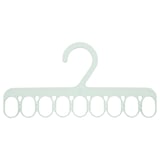 Ramínko SLIBB je světle zelené, vyrobené z 20 % z recyklovaného plastu a má osm poutek pro zavěšení malých oděvů, jako jsou ponožky a spodní prádlo.