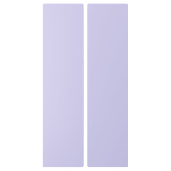 Dvoje vysoké, obdélníkové, fialové dveře vedle sebe. Jednoduchý, moderní design.