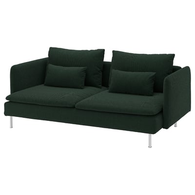 Zobrazuje zelenou pohovku SÖDERHAMN s hlubokými sedáky, měkkými polštáři a nerezovými nohami. Jejich moderní design je potažen tmavě zelenou látkou.
