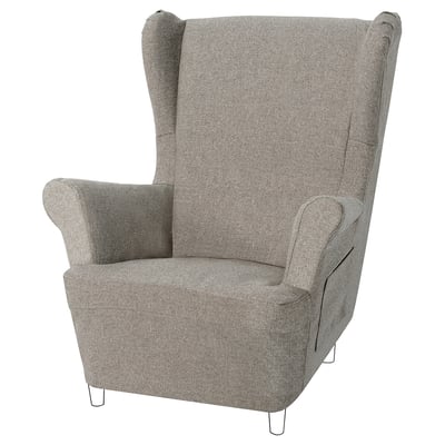 Šedé křeslo s vysokými křídly a kovovými nohami, elegantním designem, recyklovaným polyesterovým potahem.