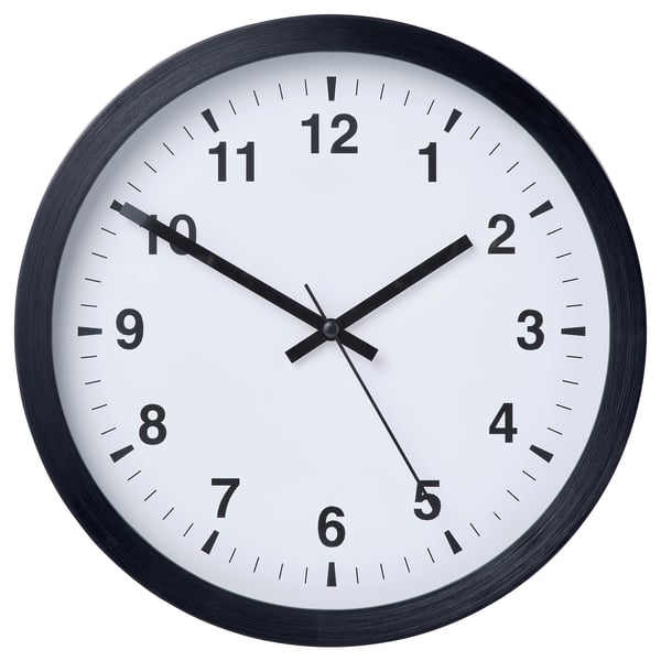TJALLA hodiny, kulaté, bílý ciferník, černý rám, čísla a ručičky. Tichý, quartzový strojek.
