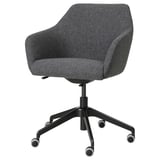 Židle TOSSBERG: šedá, měkká látka, polstrovaná, černá otočná základna, pět koleček, ergonomický design.