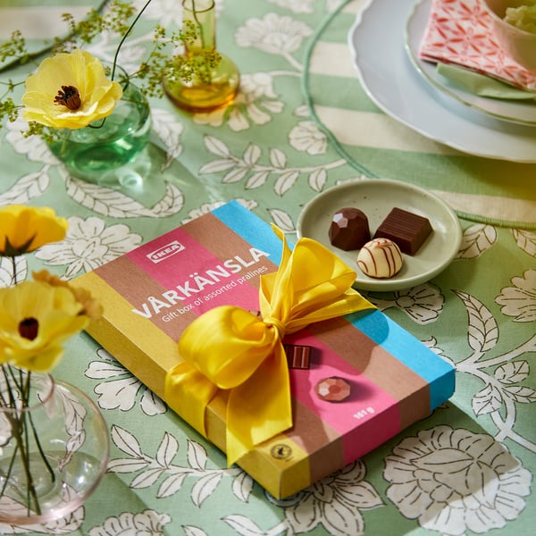 VÅRKÄNSLA Dárková krabička, různé pralinky, 161 g