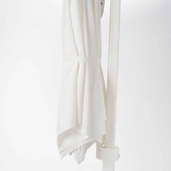 Hanging parasol with hook-and-loop strap for easy closure. Protects from uv rays with upf 25+ rating.
