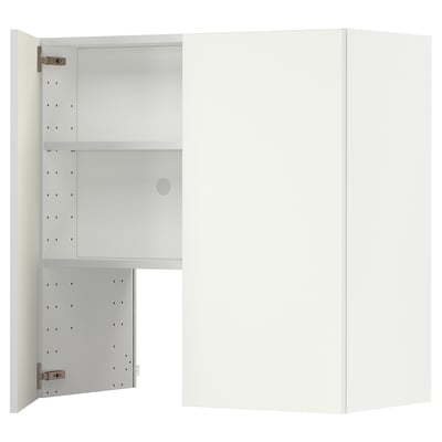 White METOD kitchen cabinet with adjustable shelves and snap-on hinges.
