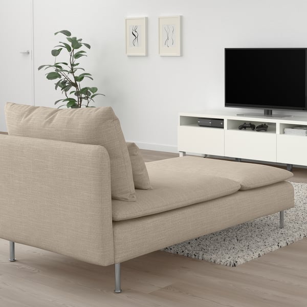 Modern living room with a beige SÖDERHAMN chaise longue, flat-screen tv, and plant.