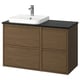 Moderner, an der Wand montierter brauner Badezimmer-Waschtisch aus Holz mit 4 Schubladen und eleganter schwarzer Arbeitsplatte mit einem weißen quadratischen Waschbecken.