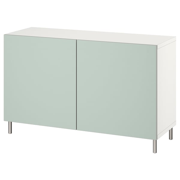 Modernes BESTÅ Sideboard, weiß mit mintfarbenen Türen, erhöht auf rostfreien Beinen.