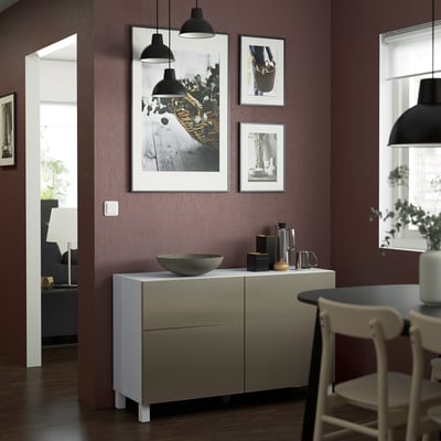 Weißes BESTÅ Sideboard mit Schale, Fotos im Essbereich.