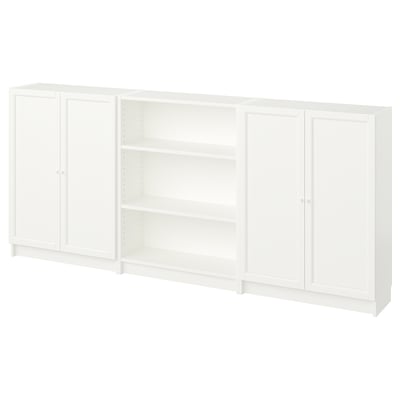 Weißes BILLY Bücherregal mit offener und geschlossener Aufbewahrung, schlichtes Design. Horizontal als Sideboard.