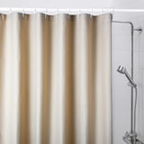 Vorhang aus recyceltem Polyester, beige-weißes Waffelmuster, vollständig geschlossen, größer als der Duschkopfhalter.