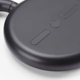 Schwarzer runder Vergrößerungsspiegel mit eingebauten Leuchten, der ein schlankes Design und eine hochwertige Verarbeitung zeigt.