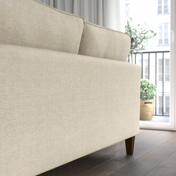 Modernes beiges Sofa, niedrige Rückenlehne, schlanke Linien, Holzbeine. Perfekt für ein gemütliches Wohnzimmer.