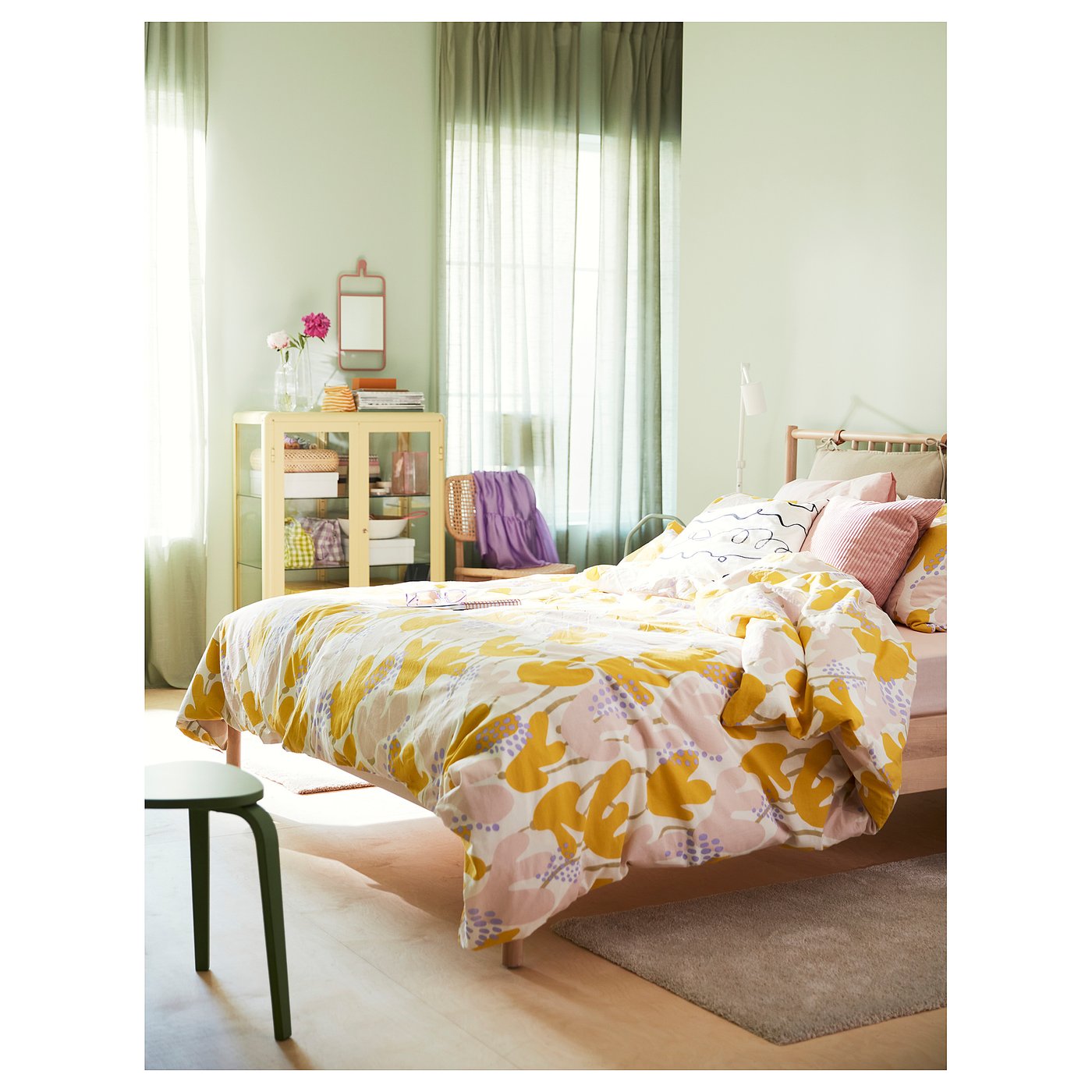 FABRIKÖR Vitrine, hellgelb, 81x113 cm - IKEA Deutschland