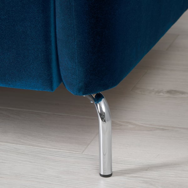 Blaues Samtsofa mit verchromten Beinen, modernes Design