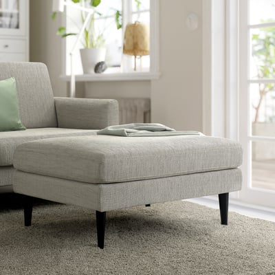 GRILLSTORP Sofa in Grau gegen Fenster