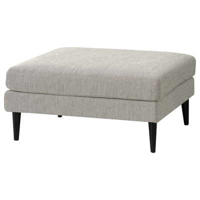 Minimalistischer GRILLSTORP Fußhocker aus hellgrauem Stoff mit schwarzen Beinen.