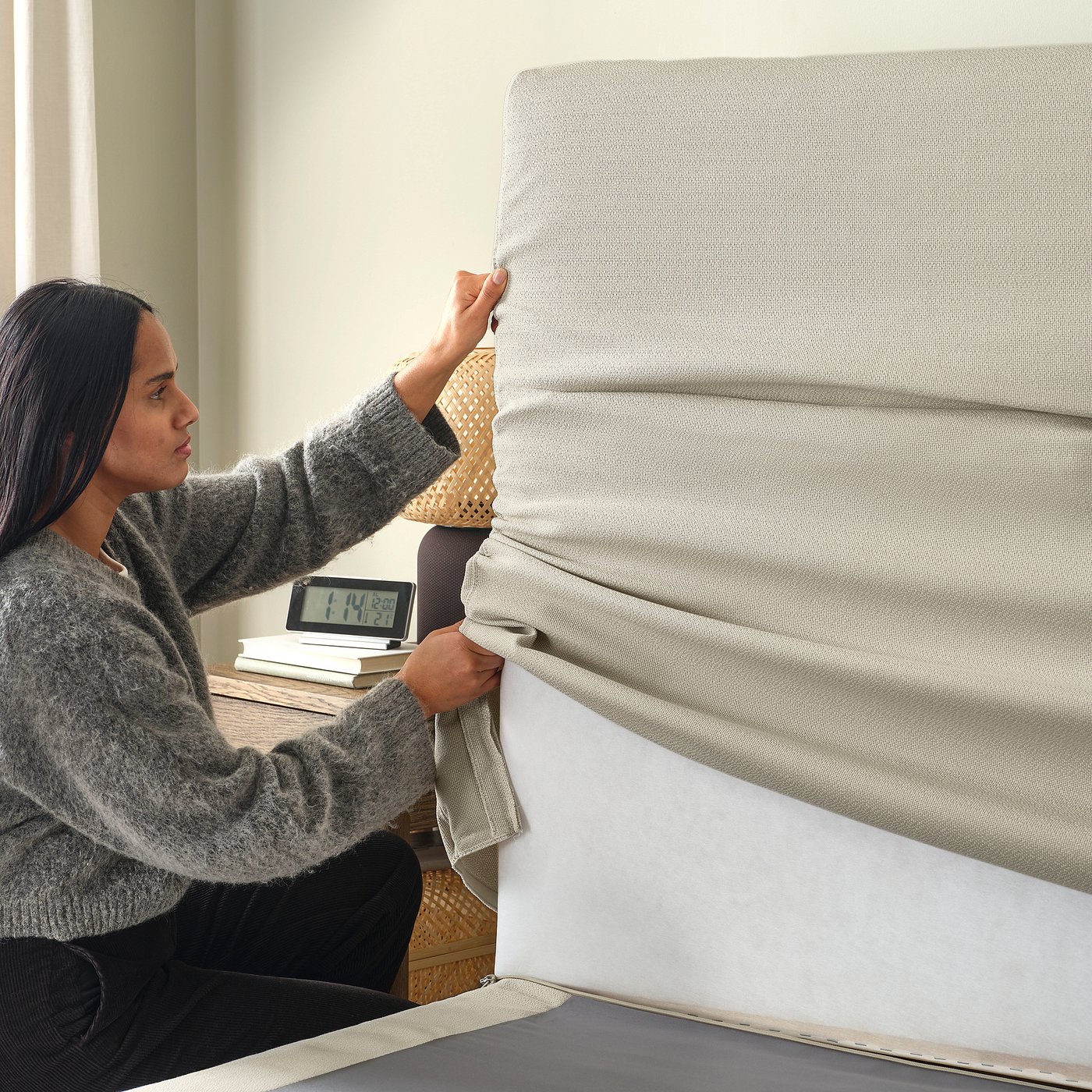 Thumbnail - IKEA HEMFJÄLLET Boxspringbett mit Bettkasten Vesteröy fest/Näsfjället Odensvi hellbeige 140x200 cm