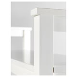 Weiße HEMNES-Bank mit traditionellem Design, sichtbar in Ecksetzung.