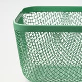 Grüner Aufbewahrungskorb aus Drahtgeflecht, robust und atmungsaktiv, ideal für die Organisation in der Küche.