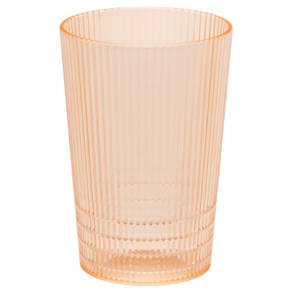 Orangefarbener Kunststoffbecher, gerippt, langlebig, wiederverwendbar.