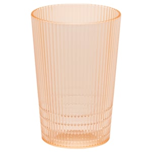 Orangefarbener Kunststoffbecher, gerippt, langlebig, wiederverwendbar.