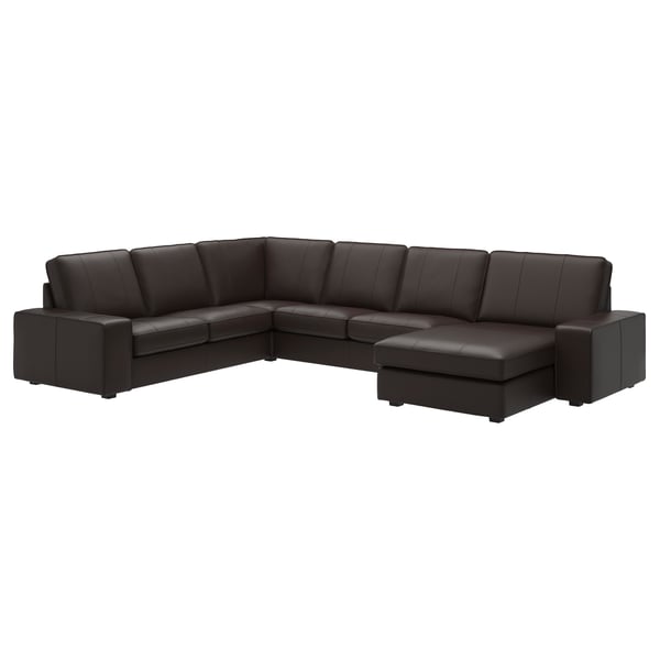 KIVIK: elegantes schwarzes Sofa mit niedrigen Armlehnen, tiefen Kissen und Lederpolsterung auf weißem Hintergrund.
