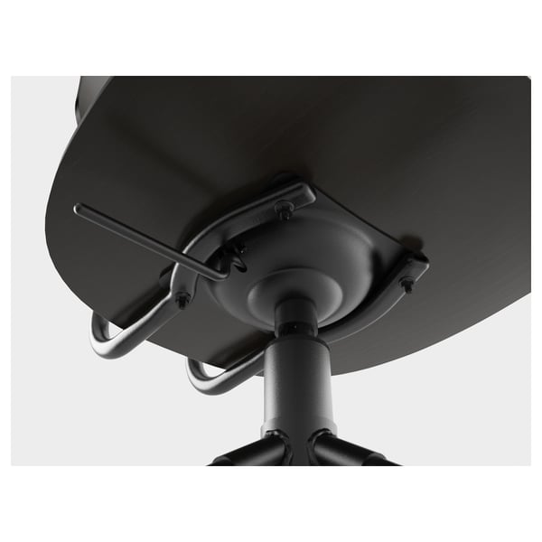 Nahaufnahme des robusten Untergestells der KULLABERG Schreibtischstühle mit robuster Konstruktion aus schwarzem Metall und Höhenverstellmechanismus.