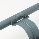 Aufsteckbare LED-Lampe mit magnetischer Befestigung mit einem schlanken Design in grauer Farbe. Die hochwertige Verarbeitung mit Kunststoff- und Metallkomponenten.