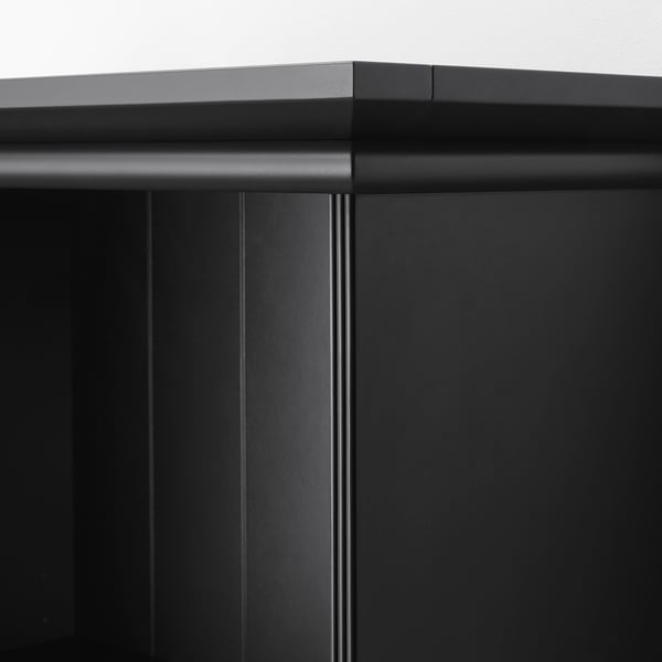 Moderner schwarzer Aufbewahrungsschrank mit schlankem Design und langlebiger, glatter Verarbeitung.