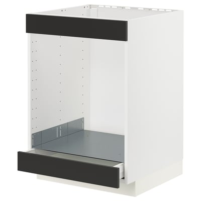 Ein weißer METOD-Küchenschrank mit schwarzer Schublade. Es hat ein modernes Design mit einer quadratischen Form und einem Metallregal im Inneren.
