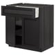 Schwarze METOD-Küchenzeile, dunkles Holzfinish, quadratische Form mit offener Schublade und Schrank.