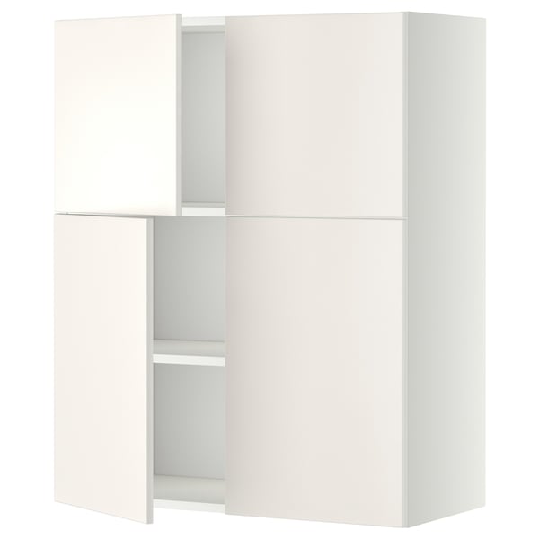 Weißer METOD Küchenschrank mit zwei offenen Türen, glatten Oberflächen und klaren Linien.