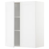 Weißer METOD-Küchenschrank mit einer offenen Tür, die verstellbare Regale freigibt. Modernes Design mit stabilem Rahmen.