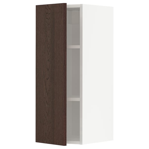 Offener Küchenschrank, Holzdekor, modernes Design, dunkelbraunes, weißes Interieur.