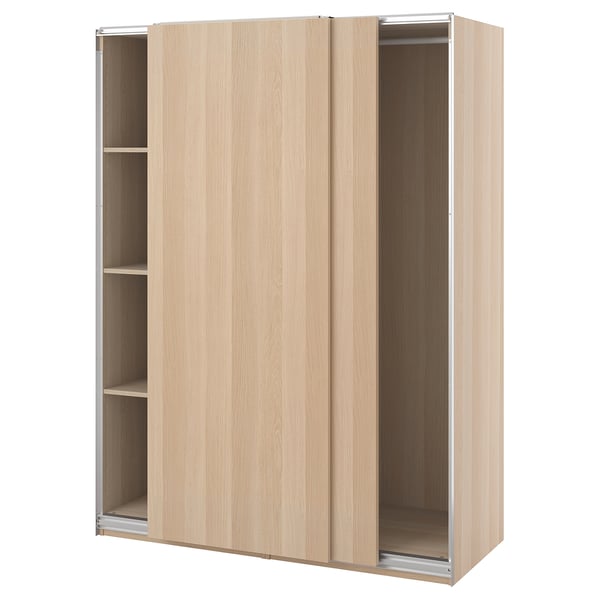 Leichter Kiefern-Ikea PAX-Kleiderschrank mit Schiebetüren und Regalen.