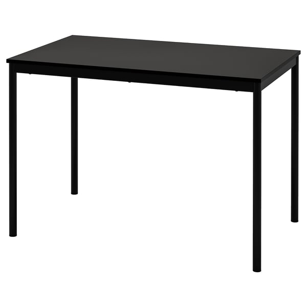 Ein komplett schwarzer Sandbergtisch. Es hat eine rechteckige Platte und schlanke Metallbeine, die Holz und Metall in einem schlanken, modernen Design vereinen.