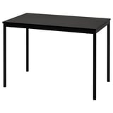 Ein komplett schwarzer Sandbergtisch. Es hat eine rechteckige Platte und schlanke Metallbeine, die Holz und Metall in einem schlanken, modernen Design vereinen.