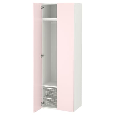 Rosa Kindergarderobe, SMÅSTAD. Hohes, schmales Design mit verstellbaren Einlegeböden und Soft-Close-Türen.