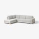 Modernes hellgraues L-förmiges Sofa, minimalistisches skandinavisches Design, robuster Stoff, Holzbeine, Eck-/Chaiselongu.