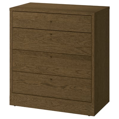 Die Kommode TONSTAD aus braunem Holz. Dieser Schrank mit vier Schubladen hat ein schlankes, modernes Design mit sanft schließenden Schubladen und Eichenknöpfen.