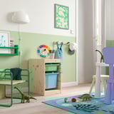 TROFAST Aufbewahrung mit Boxen, Kiefer weiß gebeizt, hell hellgrün/hellblau, 32x44x52 cm