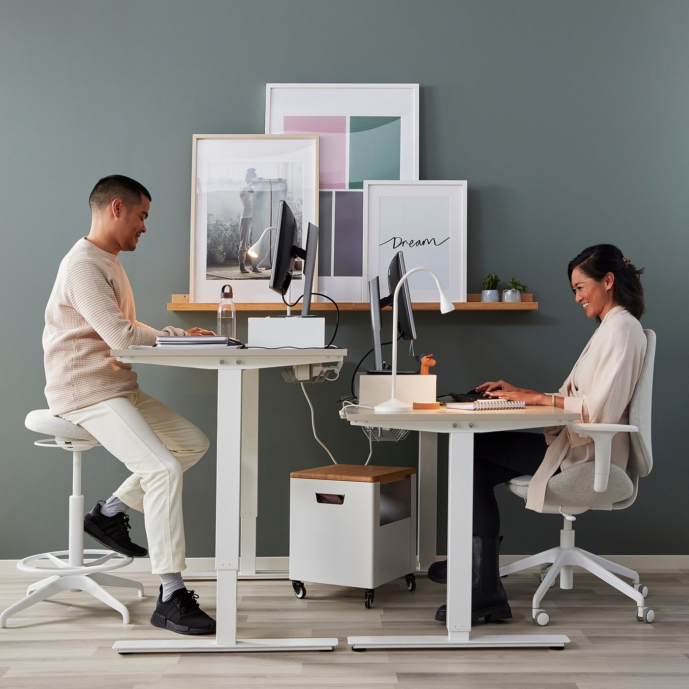 Thumbnail - IKEA TROTTEN Schreibtisch sitz/steh beige/weiß