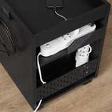 Schwarze Gaming-Schublade mit Organizer, Handyaufladung und Kabelschlitzen.
